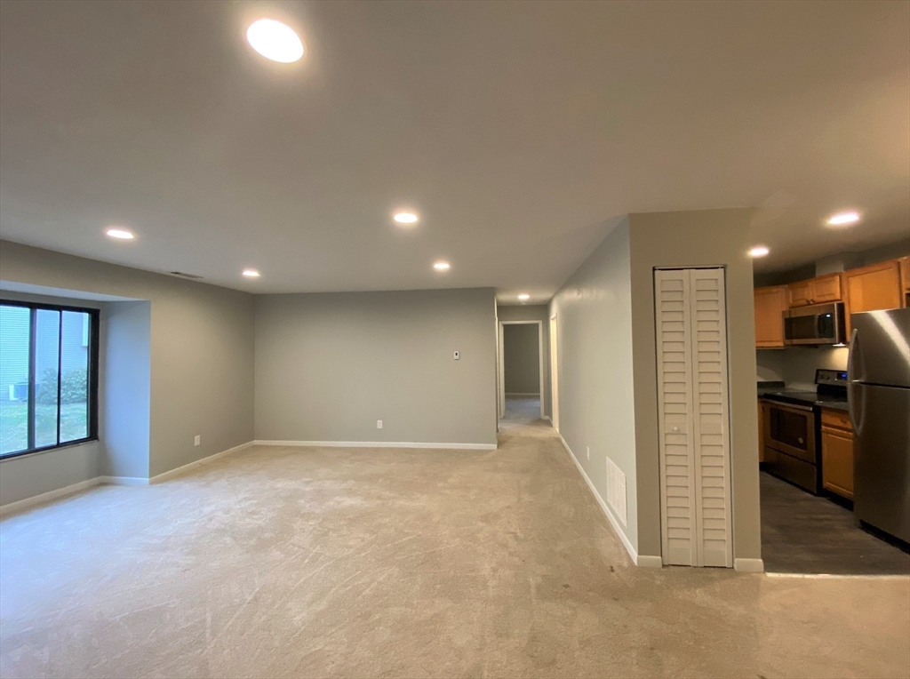 6 Thayer Pond Dr 17