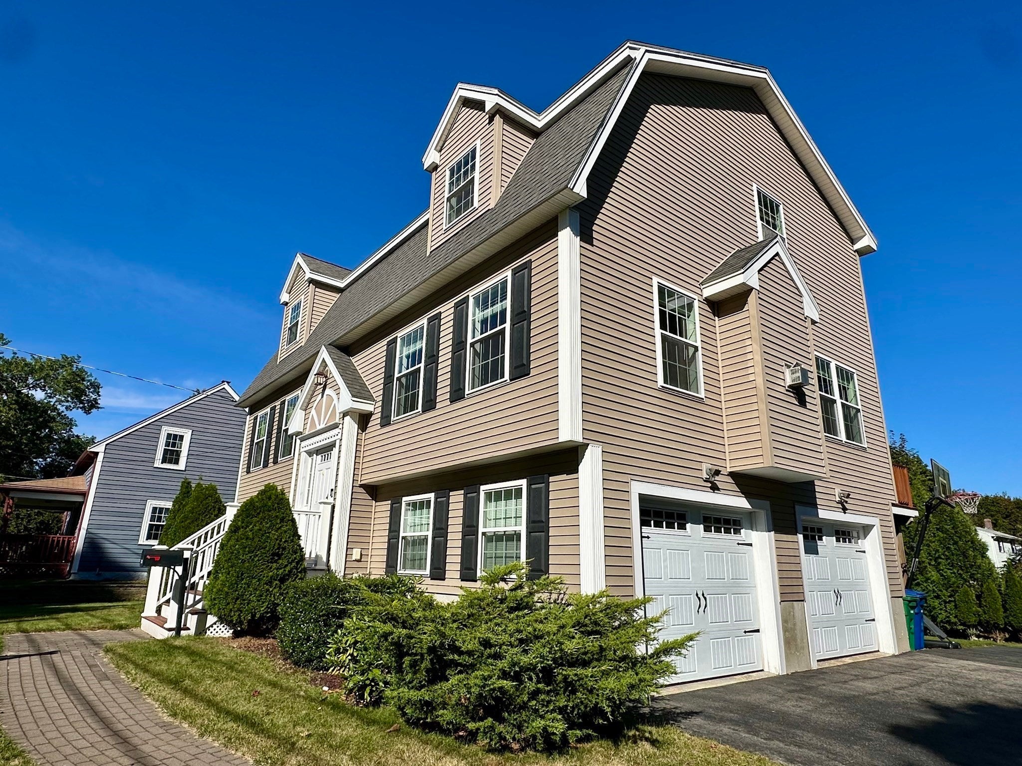 33 Belmont St