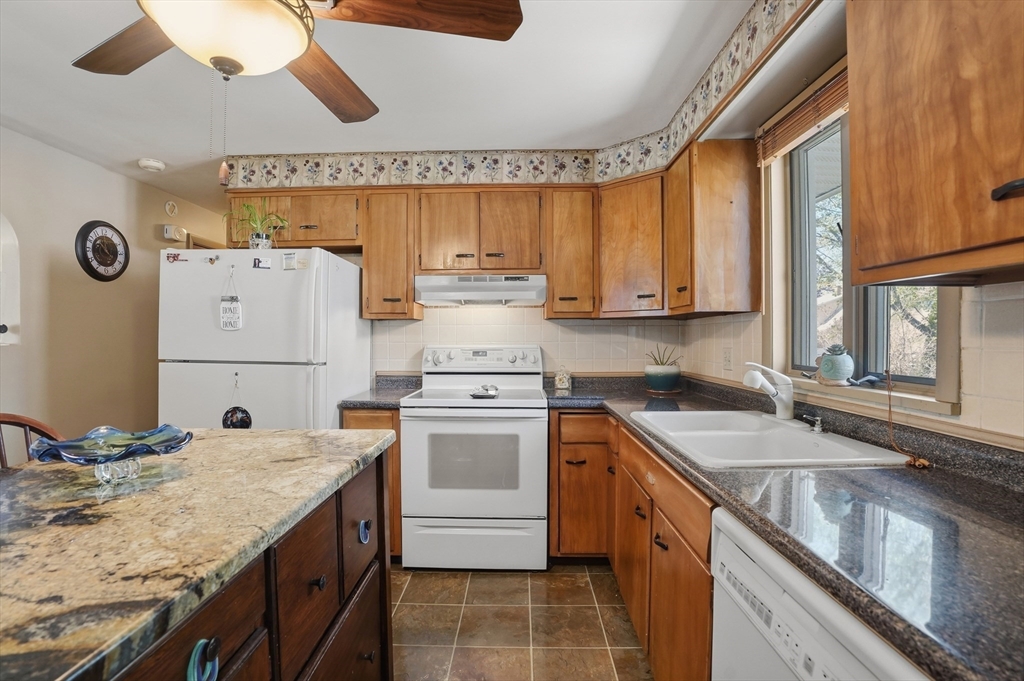 15 Birmingham Road, Worcester, MA Photo #9