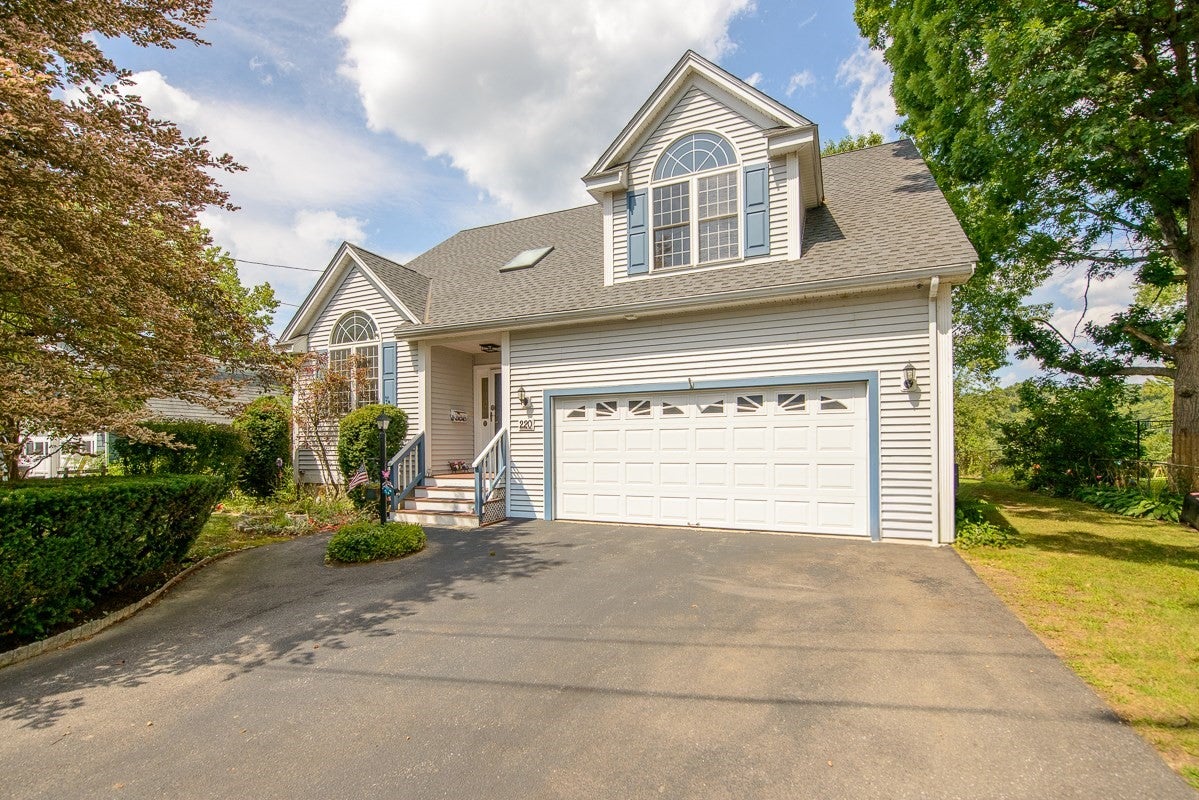 220 River Rd, Lowell, MA, 220 River Rd, Lowell, MA Photo #1