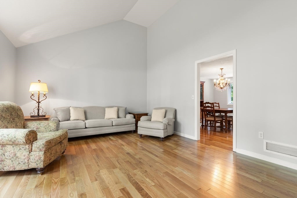 24 Minihans Ln, Quincy, MA, 24 Minihans Ln, Quincy, MA Photo #5