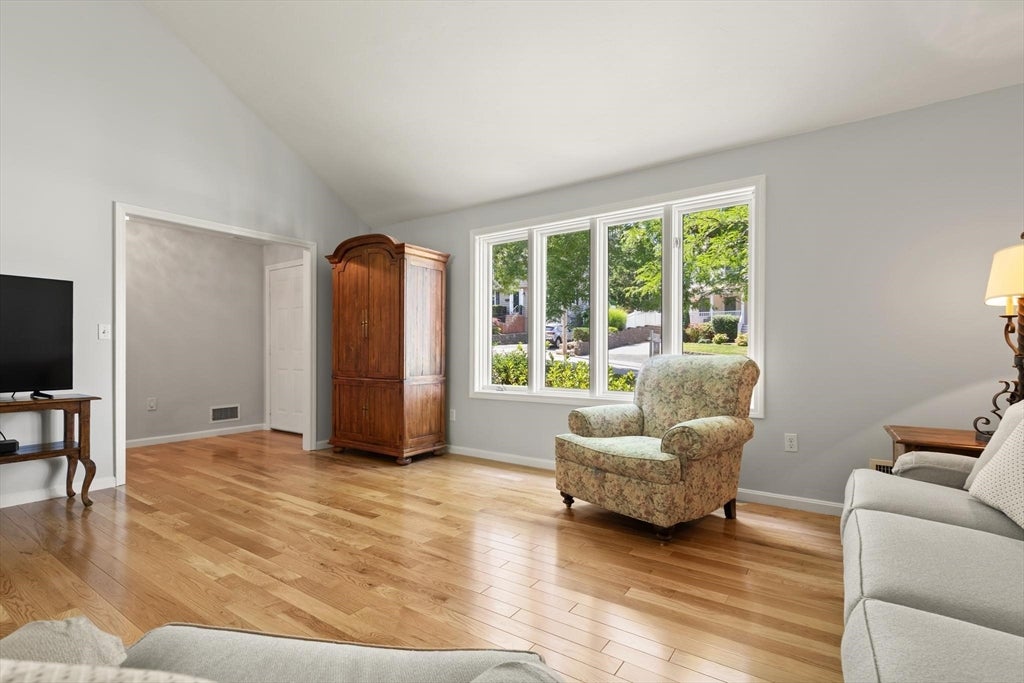 24 Minihans Ln, Quincy, MA, 24 Minihans Ln, Quincy, MA Photo #6