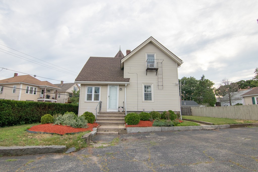 140 Robinson Ave