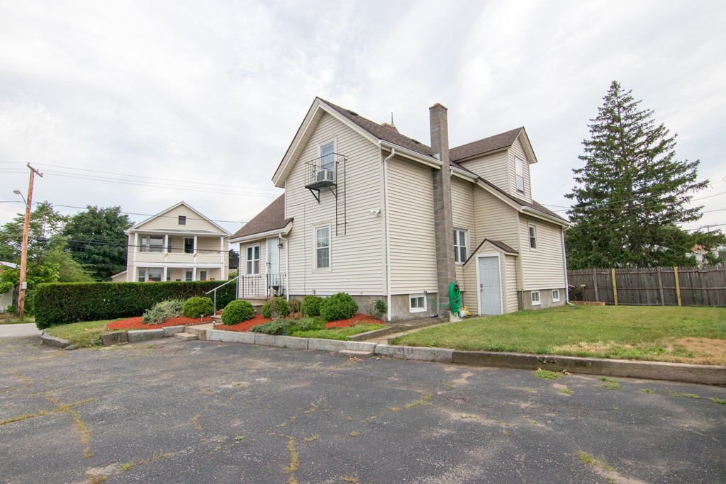 140 Robinson Ave