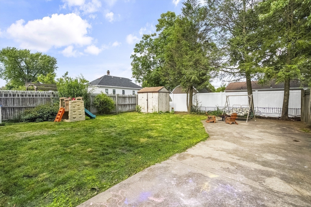 60 Pine Grove St