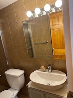 50-56 Broadlawn Park 208