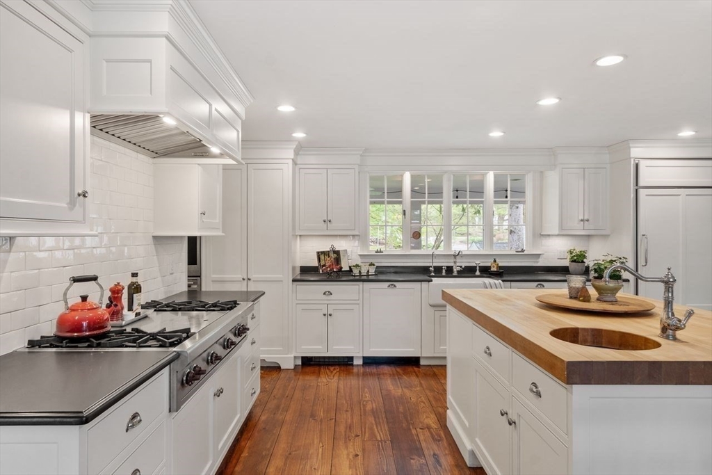 894 Great Pond Road