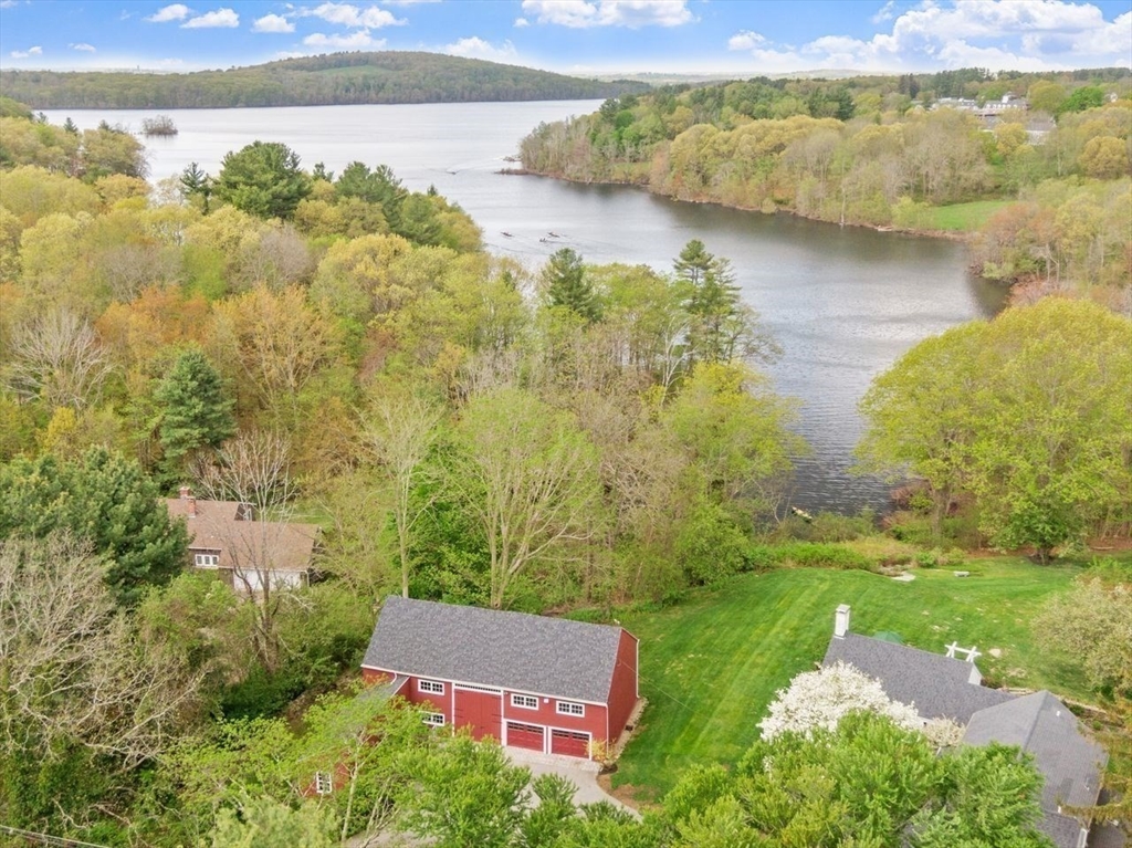 894 Great Pond Road