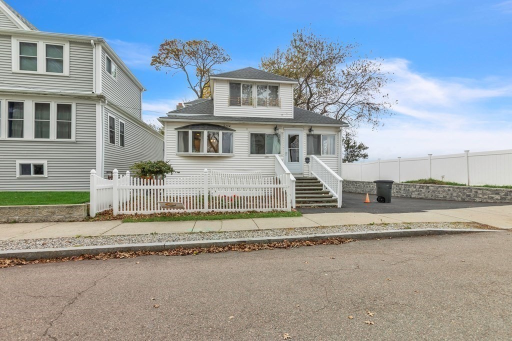 176 W Elm Ave
