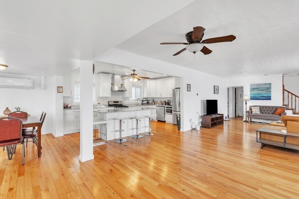 176 W Elm Ave
