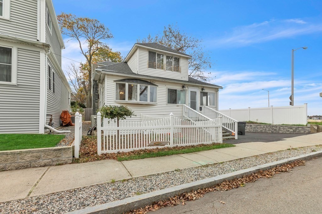 176 W Elm Ave