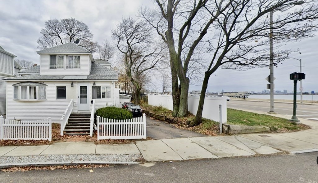 176 W Elm Ave