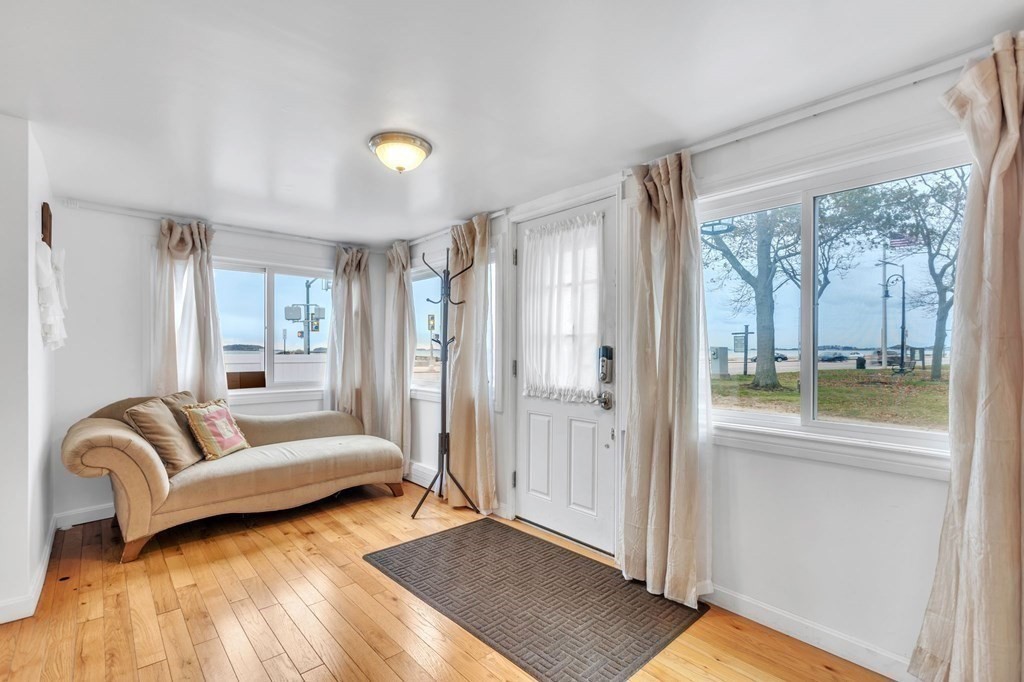 176 W Elm Ave