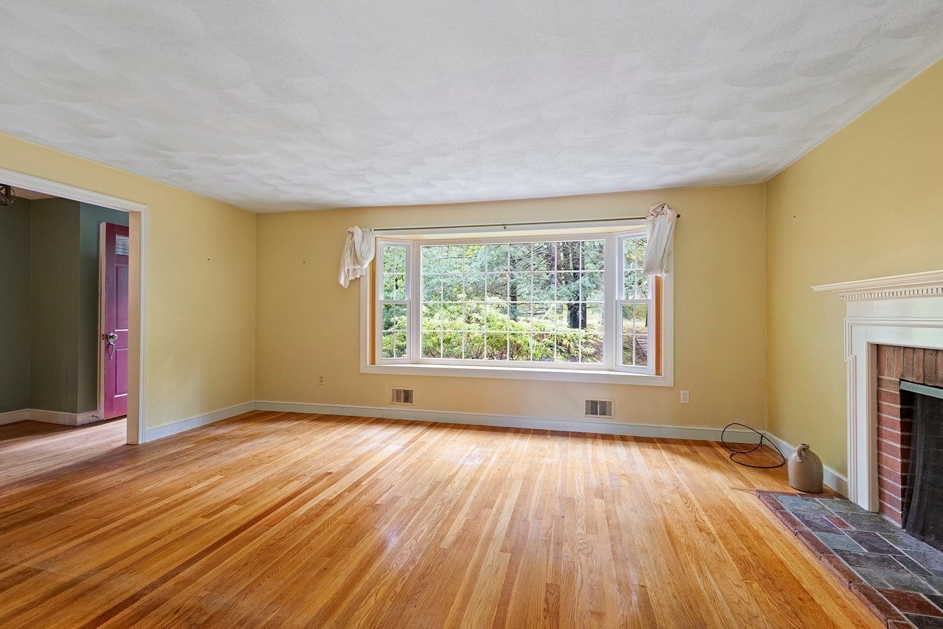 77 Warren Rd, Ashland, MA, 77 Warren Rd, Ashland, MA Photo #5