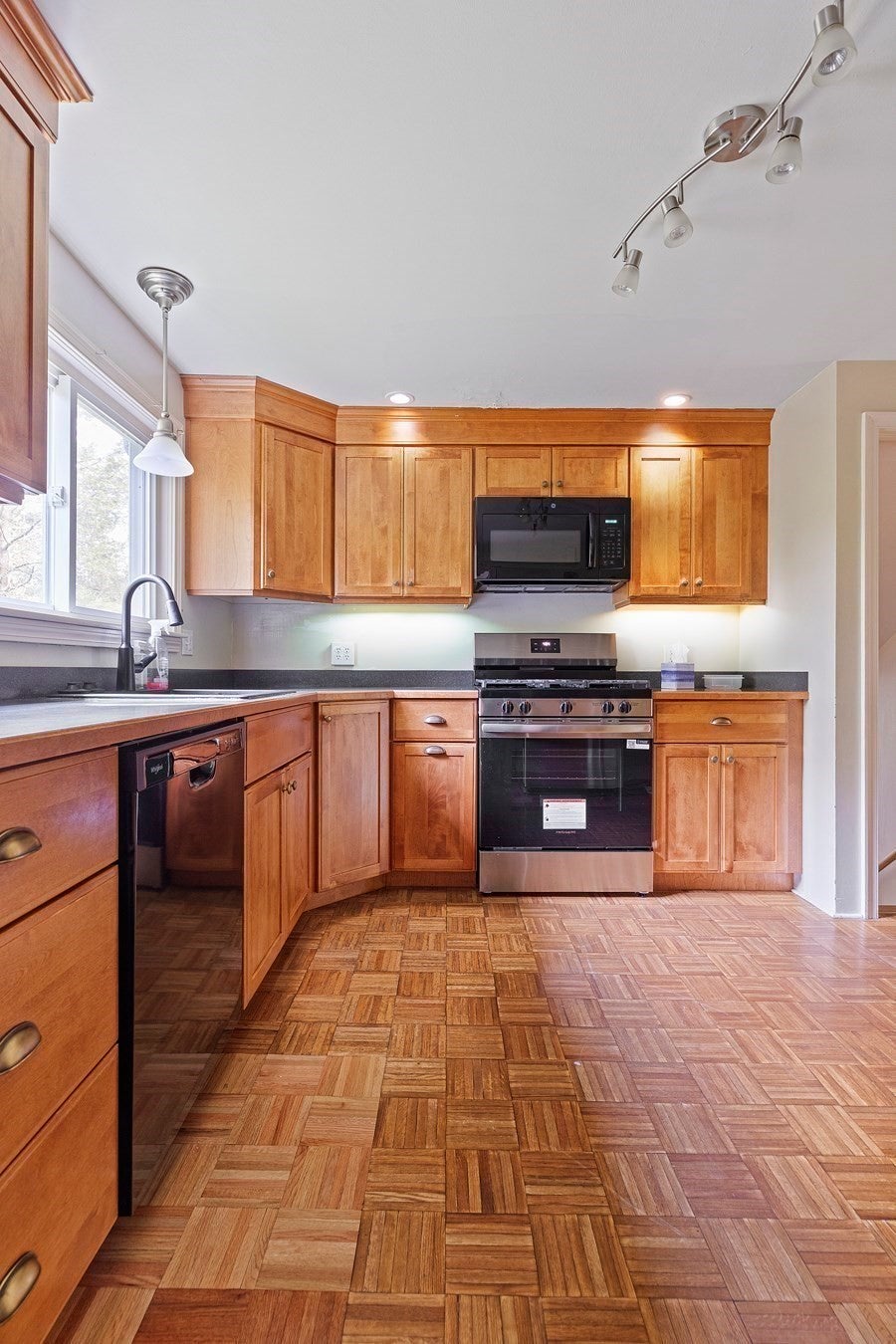 77 Warren Rd, Ashland, MA, 77 Warren Rd, Ashland, MA Photo #12