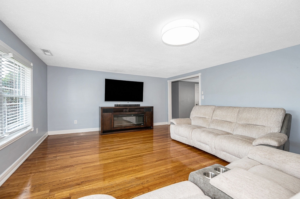 105 Amesbury St