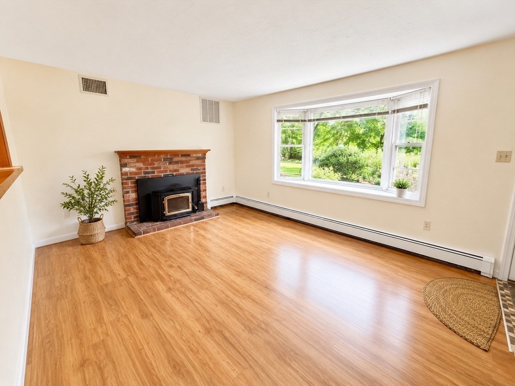 20 Pinecrest Rd 20