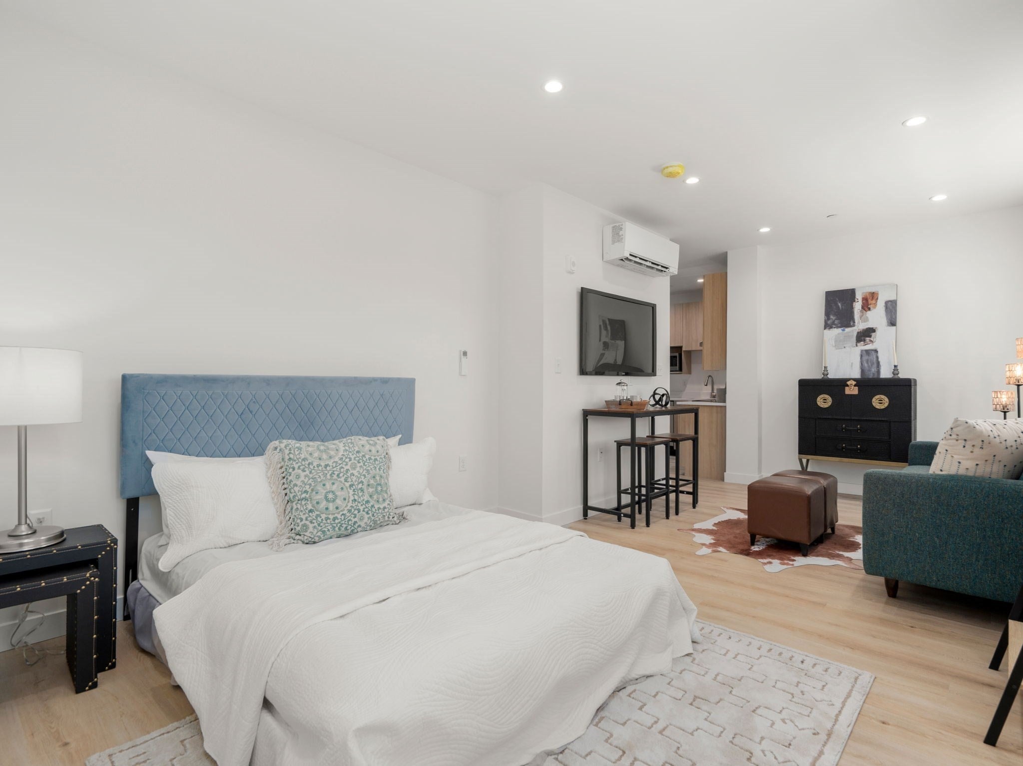 1151 Walnut 210