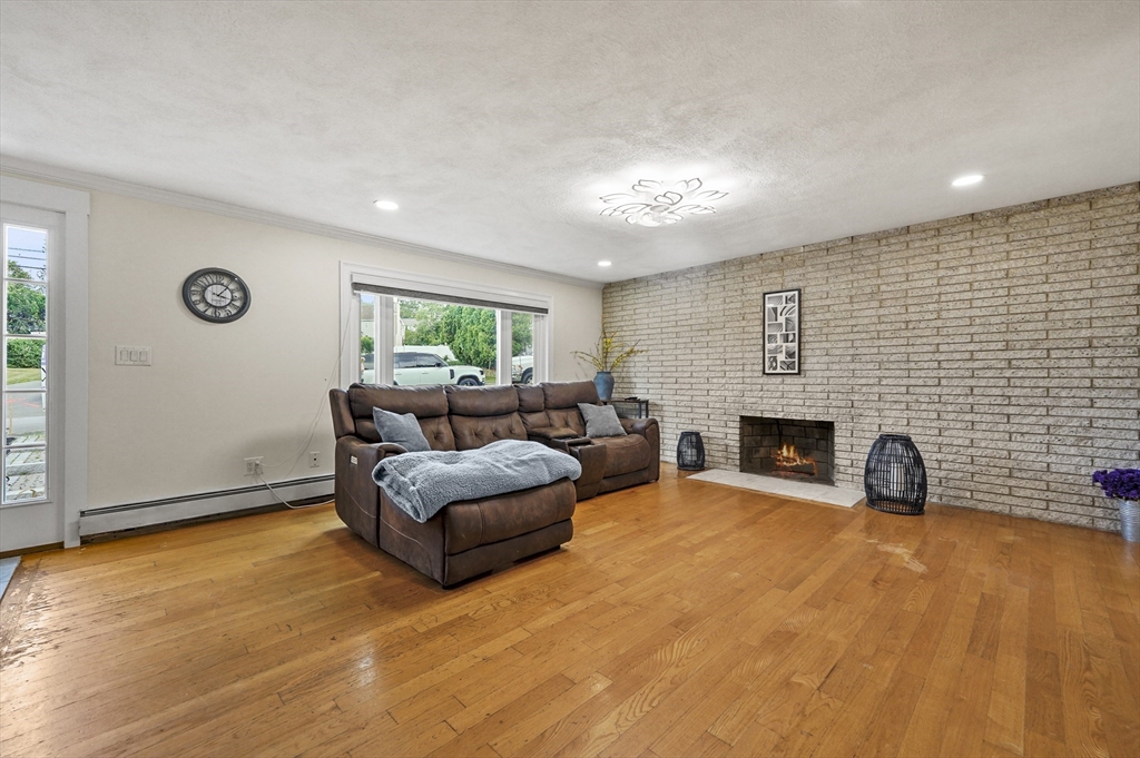 21 Sylvanus Wood Lane