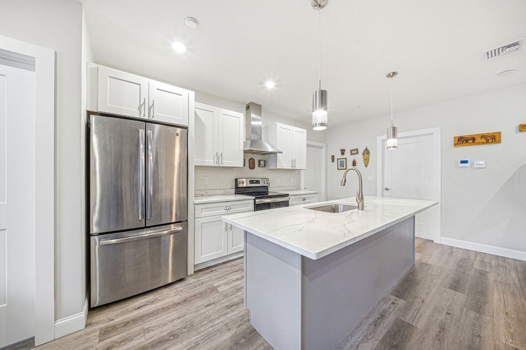 365 Newport Ave #303, Quincy, MA Photo #2