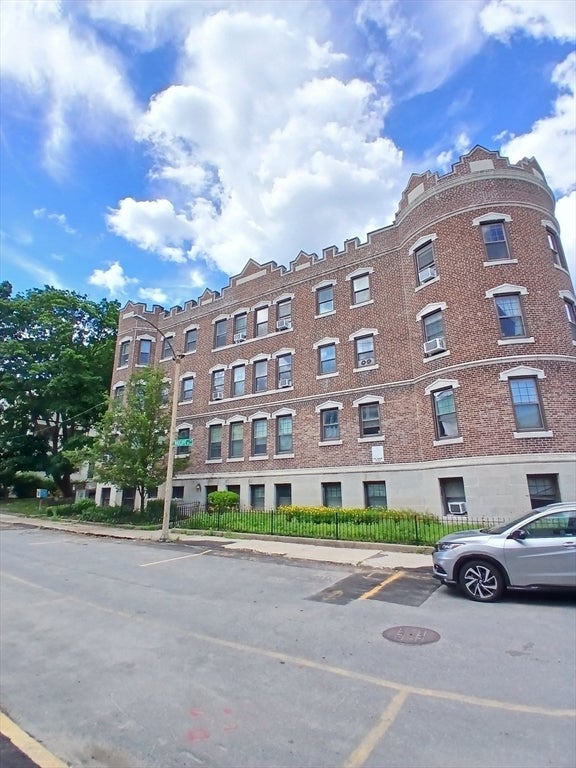 61 Quint Ave 8
