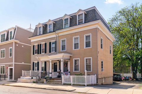 611 E 7th St Boston MA 02127