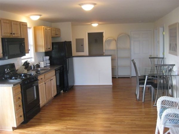 288 North End Blvd 2