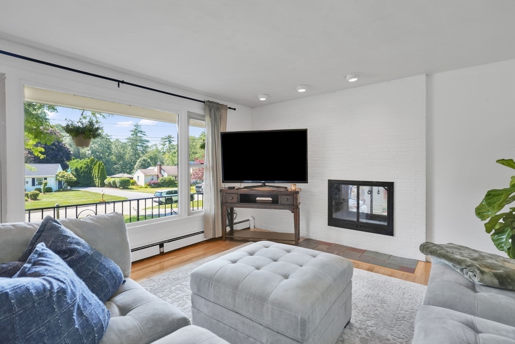 115 Fernwood Dr