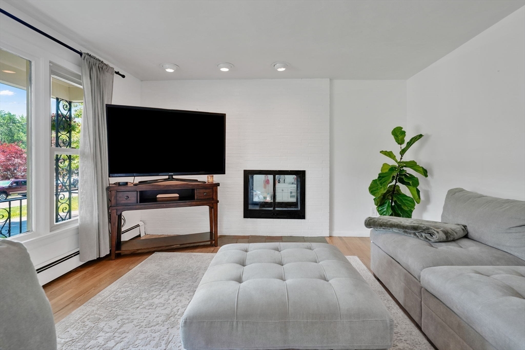 115 Fernwood Dr