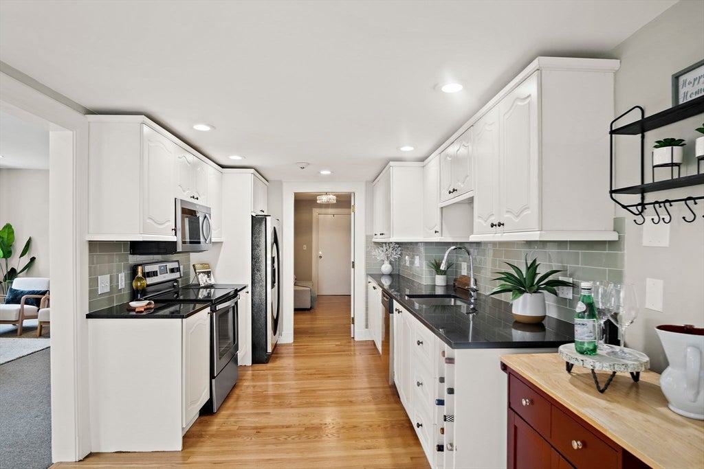 1401 Great Pond Road #8, North Andover, MA Photo #8