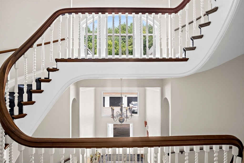 1401 Great Pond Road 8