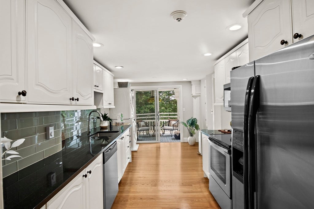 1401 Great Pond Road 8