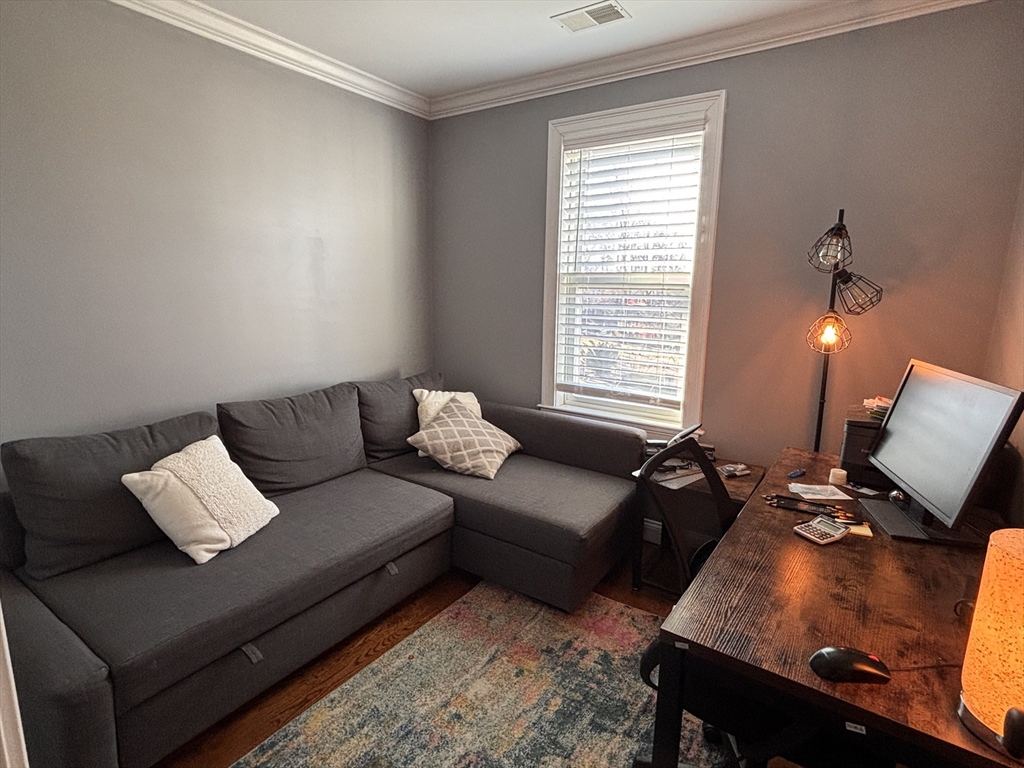 52 Chester Ave 2