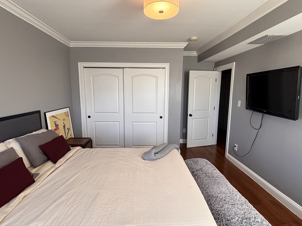 52 Chester Ave 2