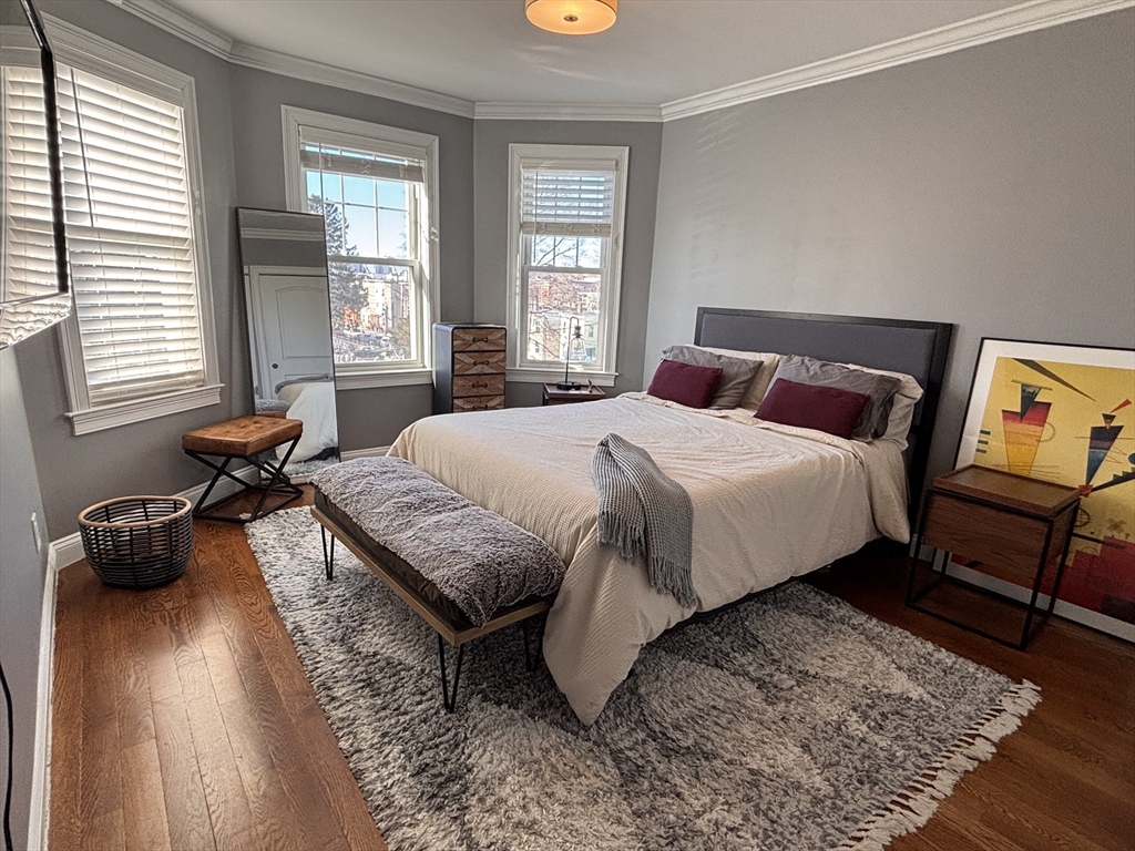 52 Chester Ave 2