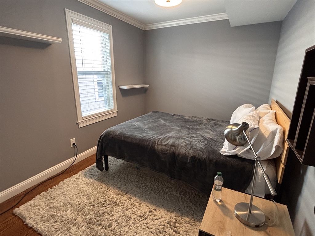 52 Chester Ave 2