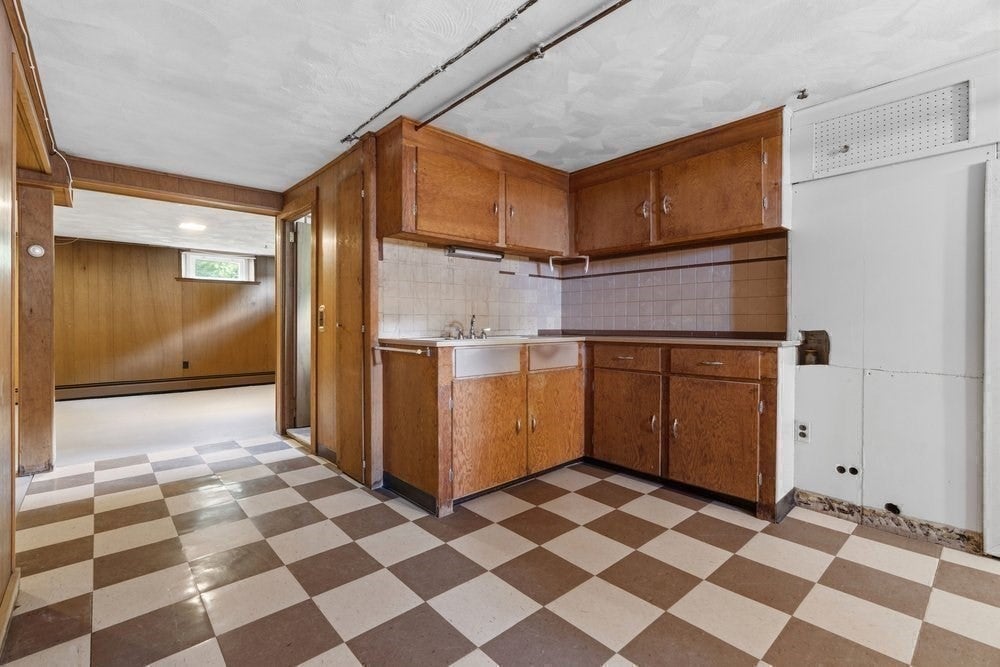4 Abbott Rd, Waltham, MA Photo #24