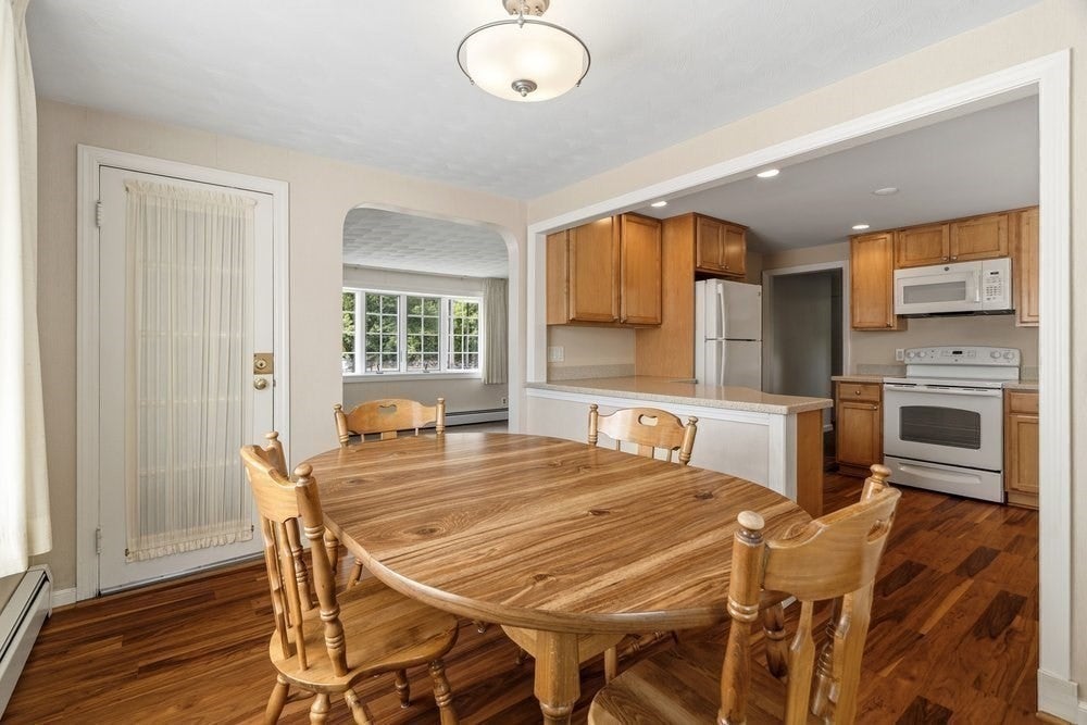 4 Abbott Rd, Waltham, MA Photo #10
