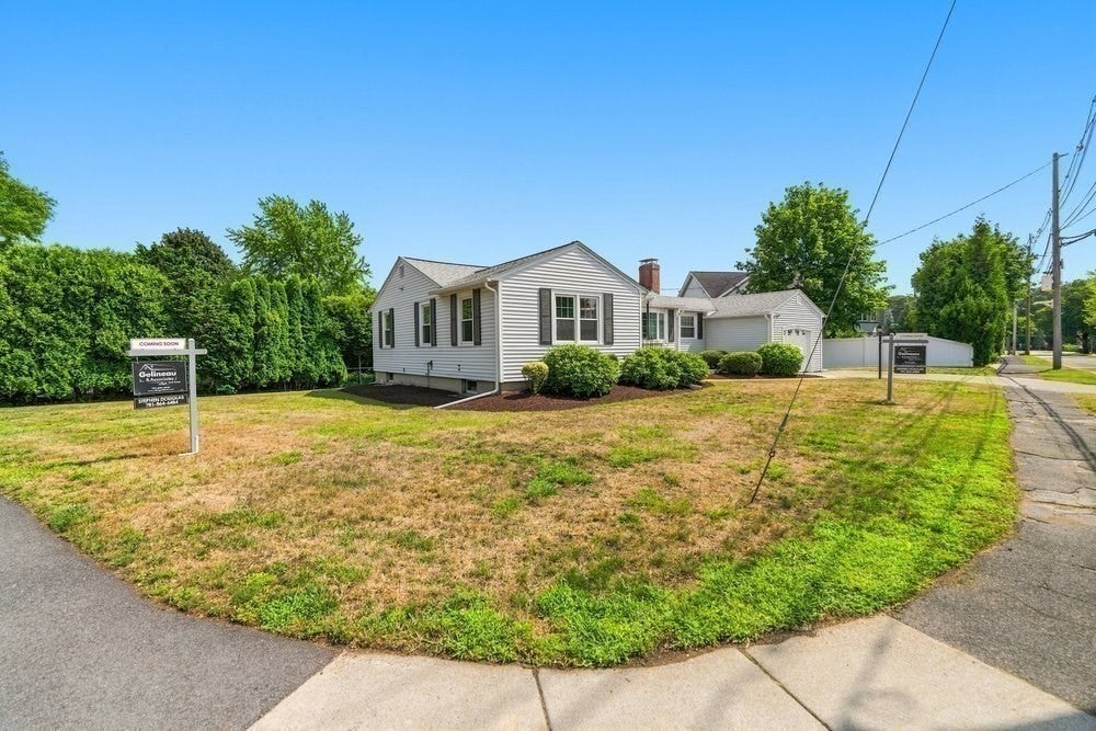 4 Abbott Rd, Waltham, MA Photo #3
