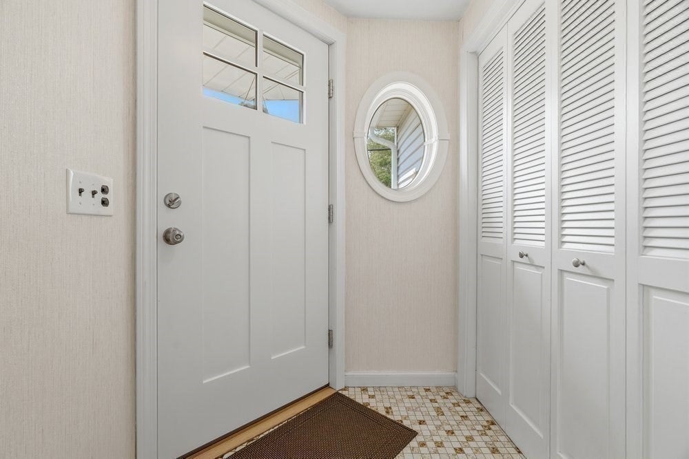 4 Abbott Rd, Waltham, MA Photo #20