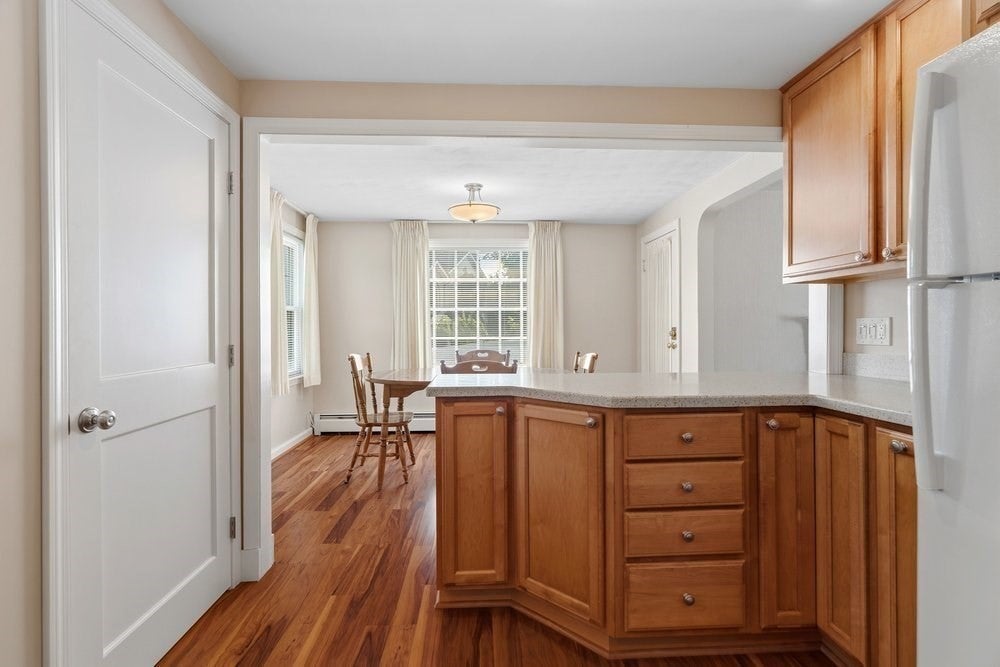4 Abbott Rd, Waltham, MA Photo #9