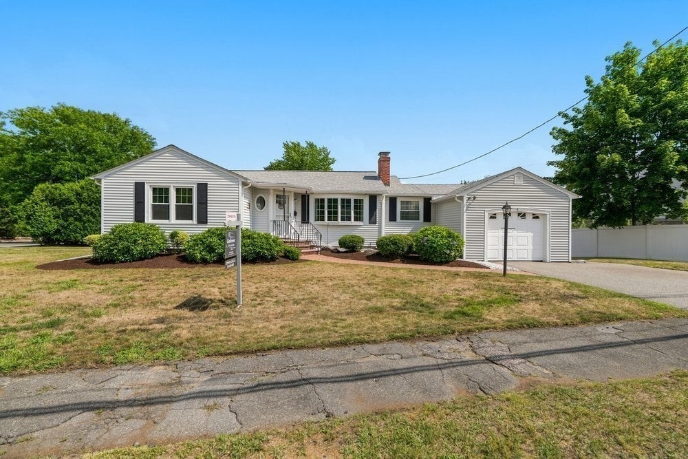 4 Abbott Rd, Waltham, MA Photo #1