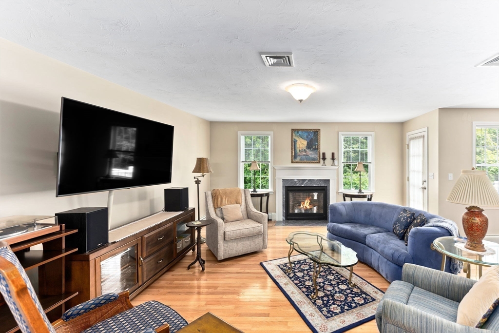 11 Deirdre Circle 11