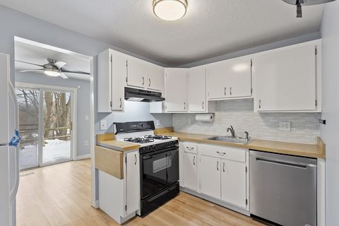 73 Kennedy Drive 73 Chelmsford MA 01863