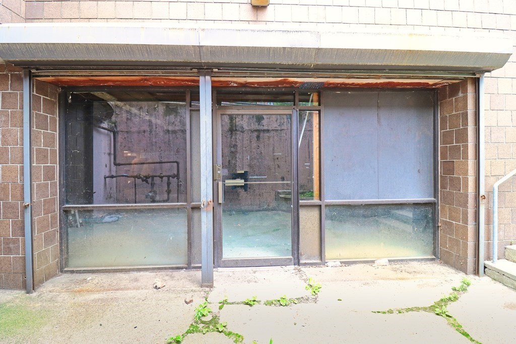 499 Essex Street Lower #3