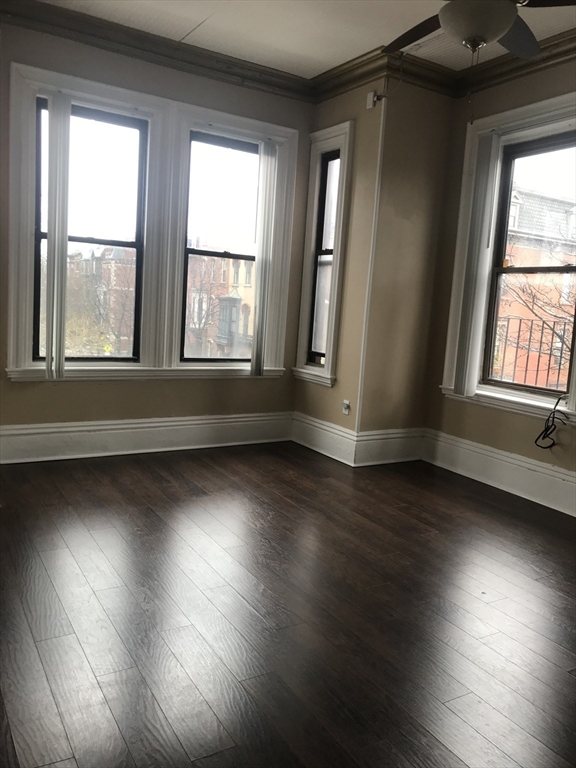 14 Monument Square 2-6