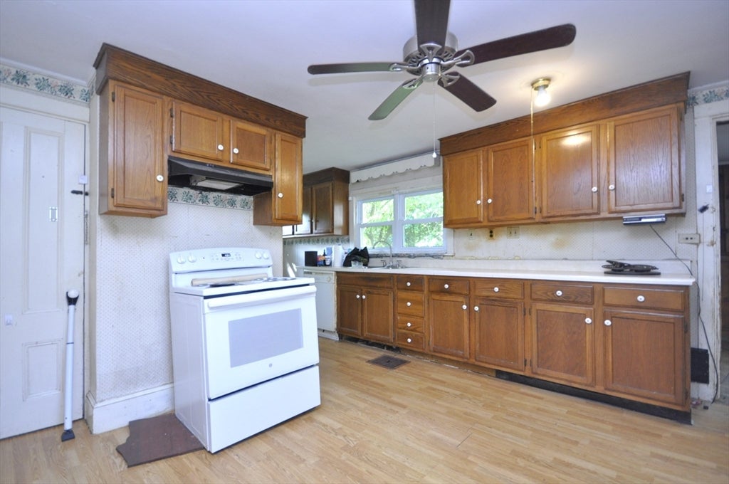 336 Plymouth St, East Bridgewater, MA Photo #10