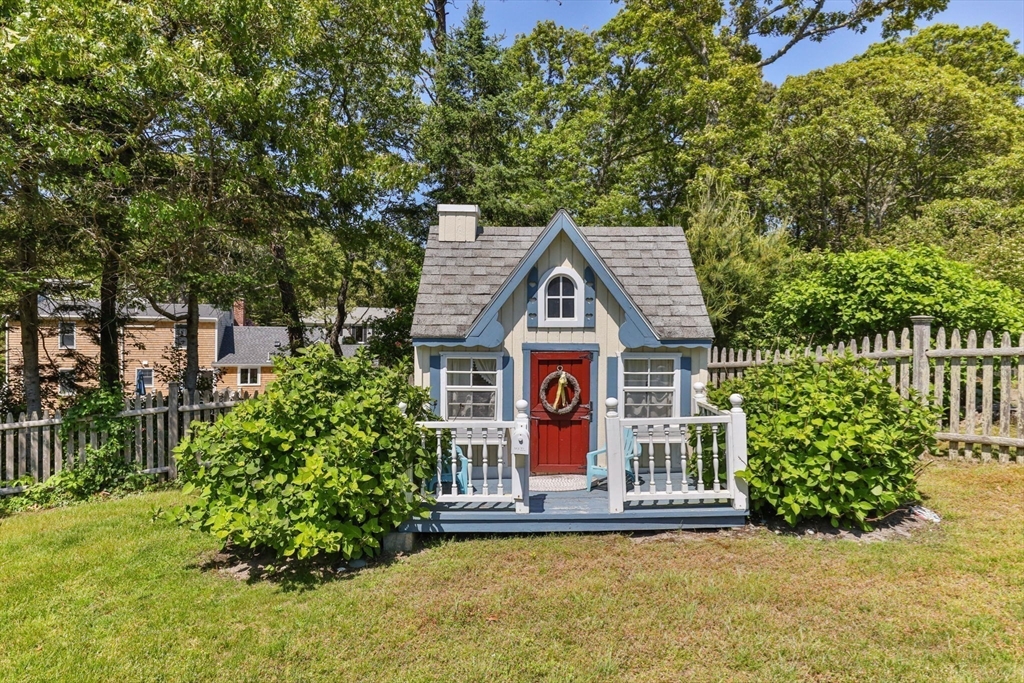 74 Deering Dr