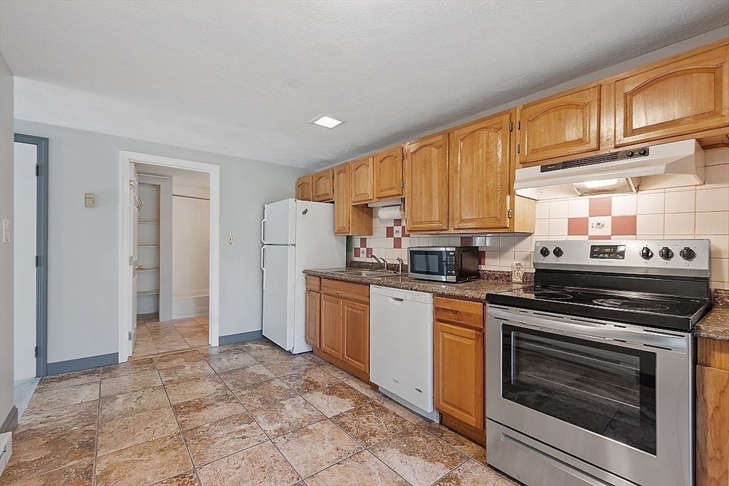 5 Wampus Ave #`4, Acton, MA, 5 Wampus Ave #`4, Acton, MA Photo #3