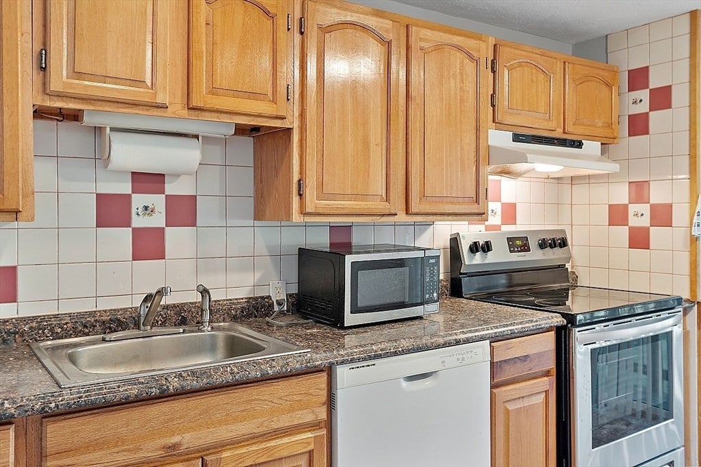5 Wampus Ave #`4, Acton, MA, 5 Wampus Ave #`4, Acton, MA Photo #4